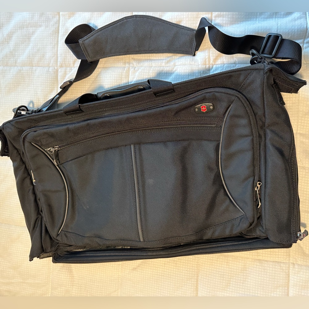 Victorinox Tri-Fold Garment Bag